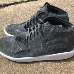 Men’s size 9 Jordan Eclipse Chukka Shoe